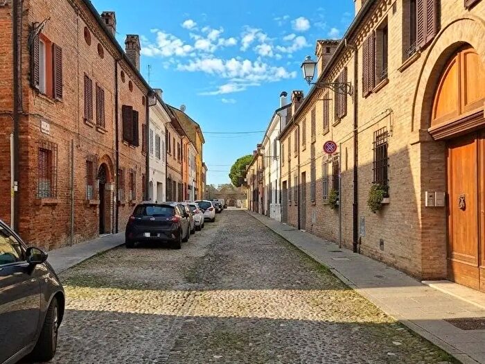Appartamento quadrilocale in vendita in Via Porta dAmore, Ferrara