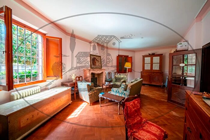 Casa con 7 locali in vendita in Via Galvani, Figline e Incisa Valdarno