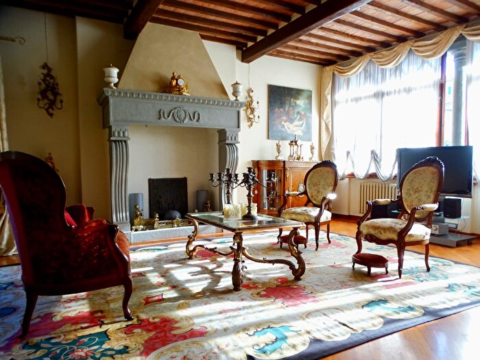 Appartamento con 5 locali in vendita in San Miniato