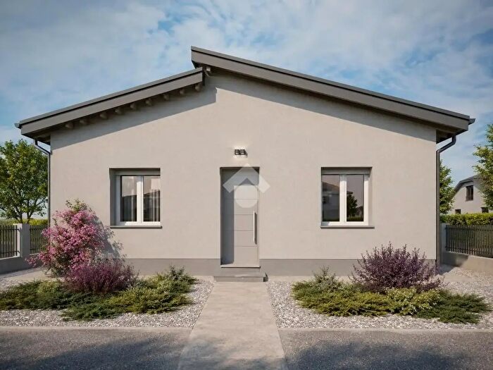 Casa quadrilocale in vendita in Via Frank Anna, Suzzara