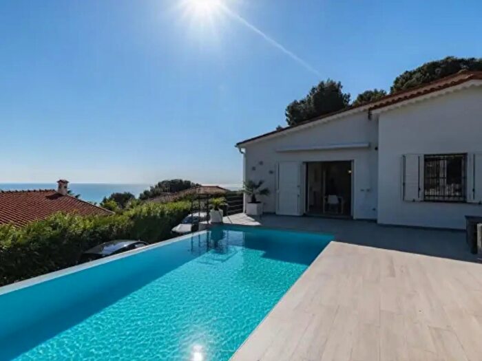 Appartamento con 6 locali in vendita in Strada delle Colline, Andora