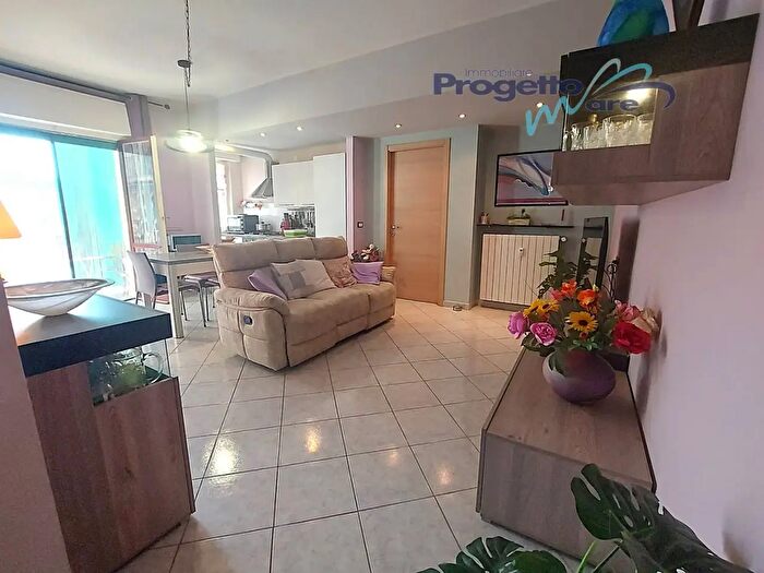 Appartamento trilocale in vendita in Pietra Ligure