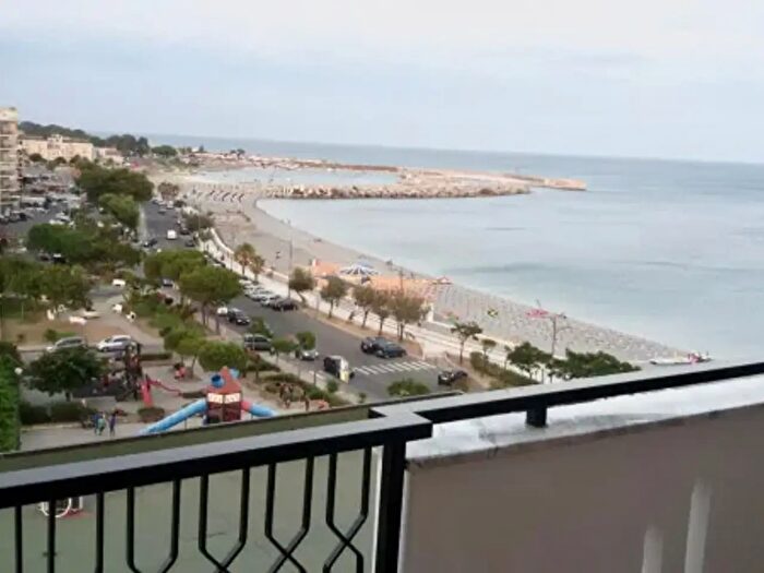 Appartamento quadrilocale in affitto in Via Amerigo Vespucci, Catanzaro