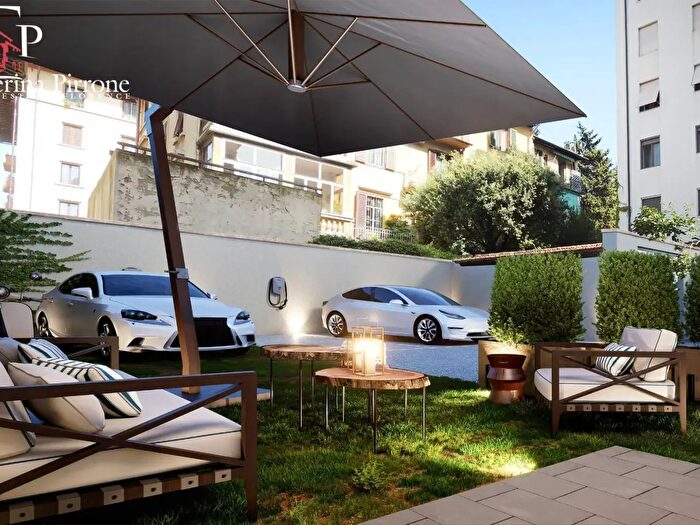 Appartamento con 10 locali in vendita in Viale Don Minzoni, Firenze