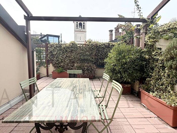 Casa quadrilocale in affitto in Via della Moscova, Turati, Milano