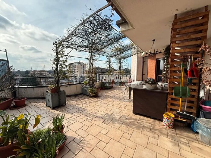 Appartamento quadrilocale in vendita in Viale Giuseppe Borri, Busto Arsizio
