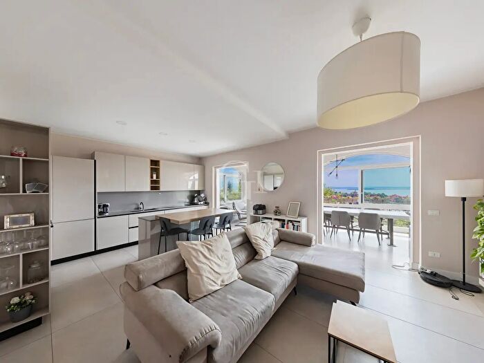 Casa con 5 locali in vendita in Crocelle, Padenghe Sul Garda