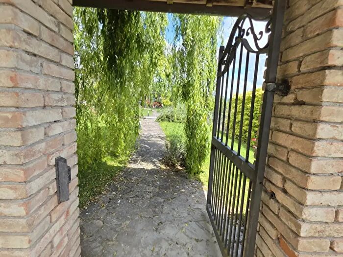 Casa con 7 locali in vendita in Perugia