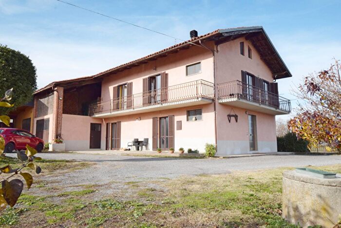 Casa con 7 locali in vendita in Strada di Castellaro, Villanova Mondovi
