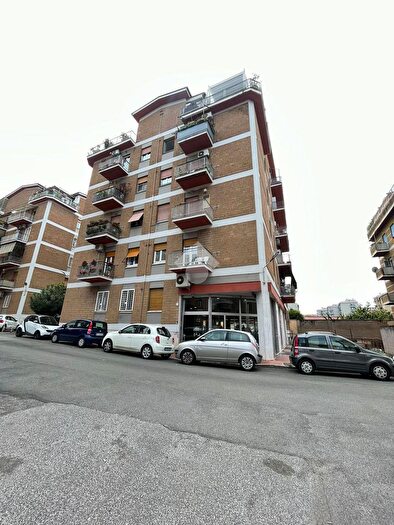 Appartamento bilocale in vendita in Via Anacapri, Roma