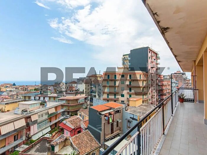 Appartamento quadrilocale in vendita in Via Vincenzo Bellini, Acireale