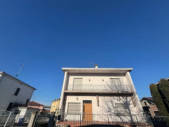 Casa con 6 locali in vendita in Via XXV Aprile, Sorbolo Mezzani