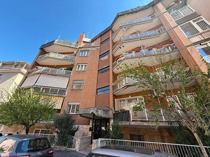 Appartamento bilocale in affitto in Via Rocca Sinibalda, Africano Villa Chigi, Roma