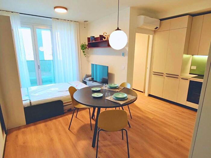 Appartamento monolocale in affitto in Via Tucidide, Ortica, Milano