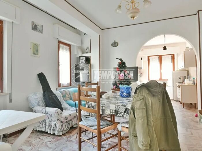 Casa con 6 locali in vendita in Ascoli Piceno