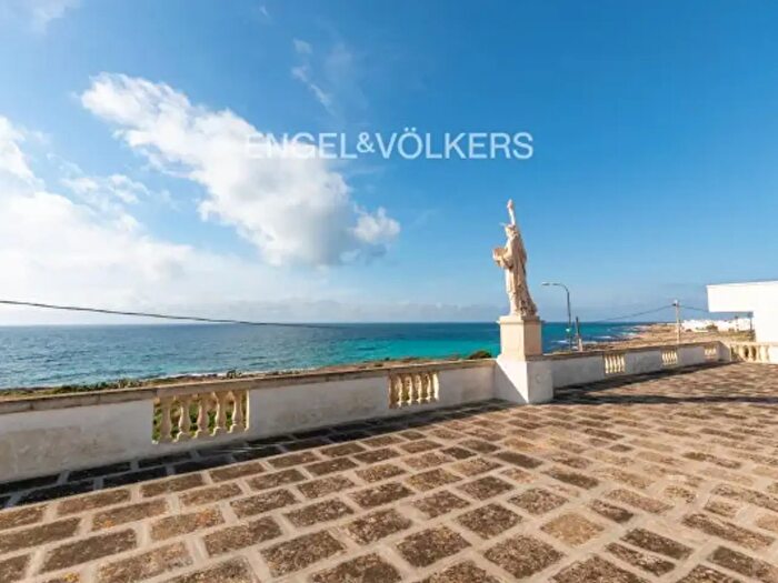 Casa con 6 locali in vendita in Via Jonica, Racale