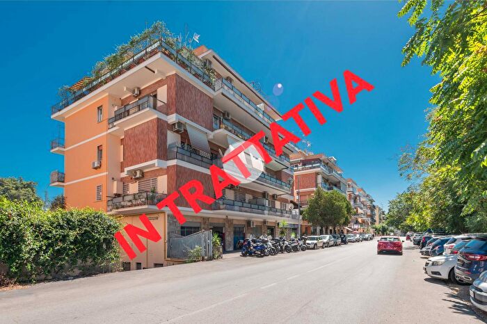 Appartamento trilocale in vendita in Via Durantini, Roma