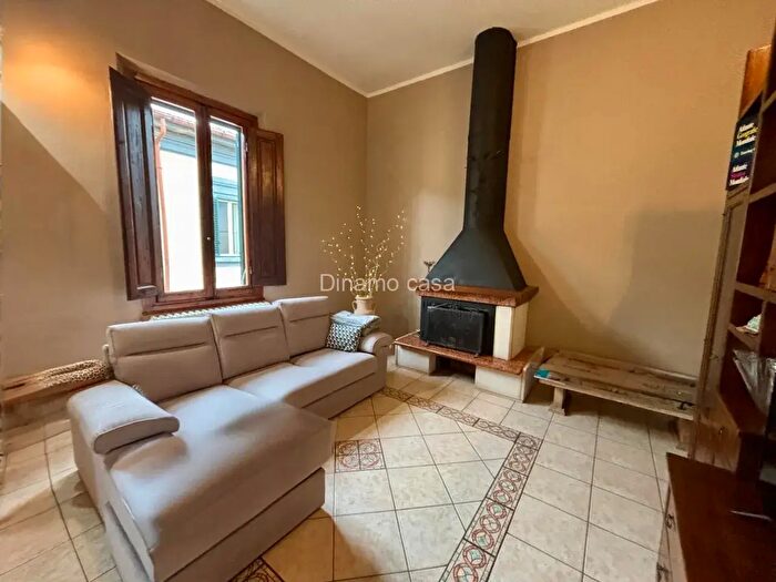 Casa con 8 locali in vendita in Via Luigi Borgioli, Prato