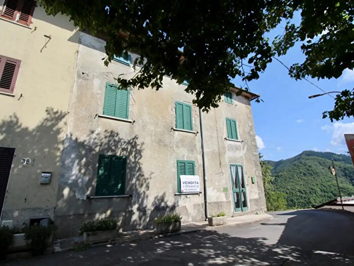 Casa con 5 locali in vendita in Via della Collina, Vernio