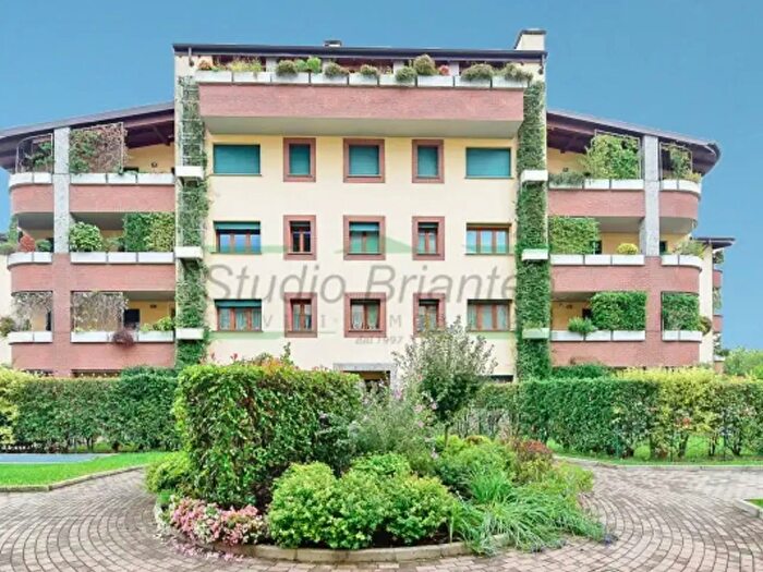 Appartamento trilocale in vendita in Via Padania, Biassono