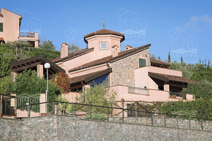 Casa con 10 locali in vendita in Località Casoni, Garlenda