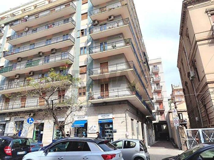 Appartamento trilocale in vendita in Viale Mario Rapisardi, Catania