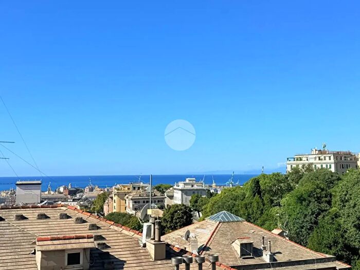 Appartamento quadrilocale in vendita in Corso Solferino, Genova