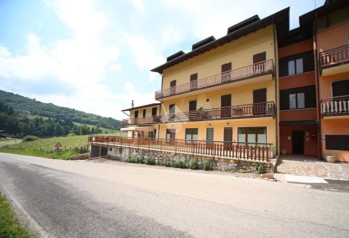 Appartamento bilocale in vendita in Via Prada, San Zeno Di Montagna