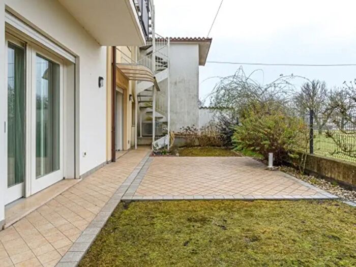 Casa con 6 locali in vendita in Via Praelle, Marostica