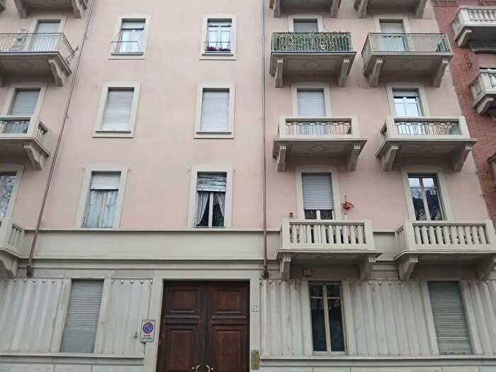 Appartamento quadrilocale in vendita in Corso Svizzera, Torino