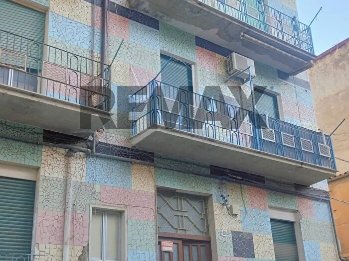 Appartamento con 5 locali in vendita in Via Dante Alighieri, Caltanissetta