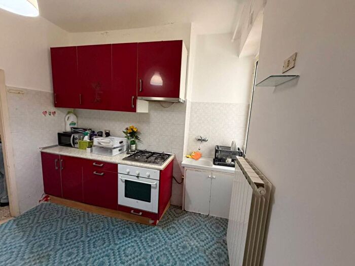 Appartamento con 5 locali in affitto in Via Maffeo Pantaleoni, Centro, Macerata