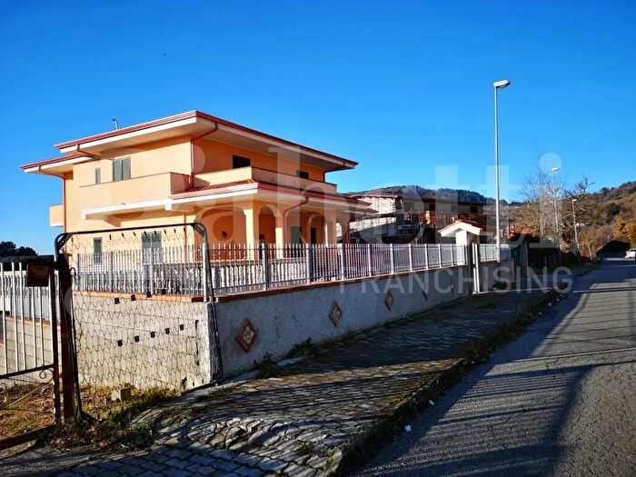 Appartamento con 5 locali in vendita in Via Vincenzo Marino, Pentone