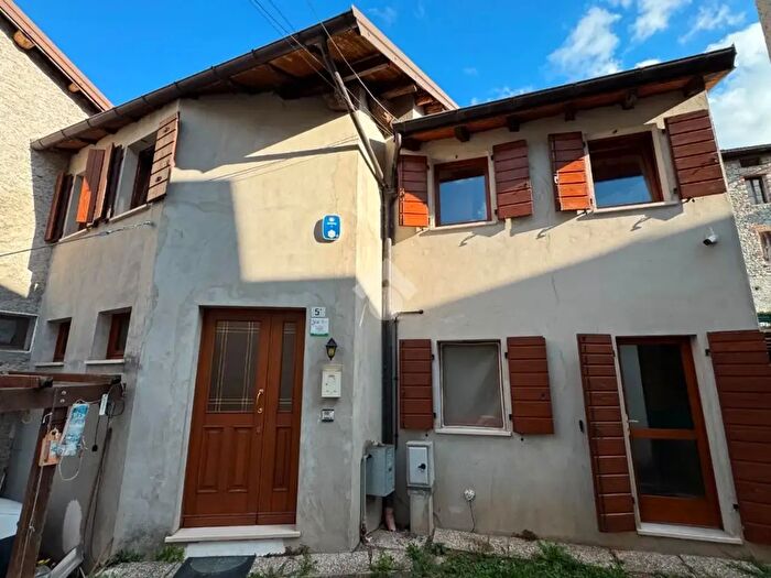 Casa trilocale in vendita in Via Luigi Cadorna, Seren Del Grappa