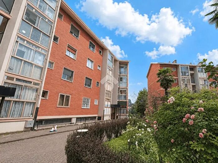 Appartamento trilocale in vendita in Via Metastasio, Rho