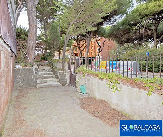 Casa con 5 locali in affitto in Via Giannutri, Grosseto