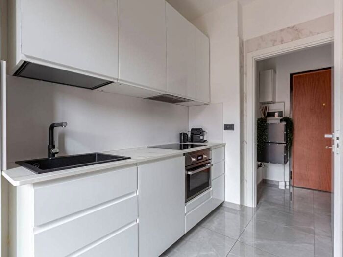 Appartamento trilocale in affitto in Via Varesina, Certosa, Milano