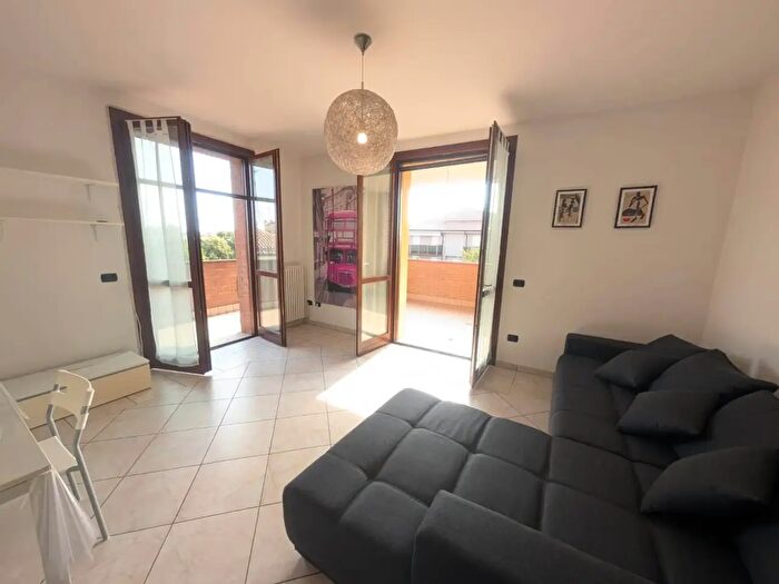 Appartamento trilocale in affitto in Via dell'Ulivo, Carpi