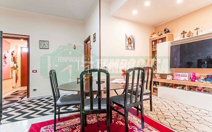 Appartamento trilocale in vendita in Via Magenta, Turate