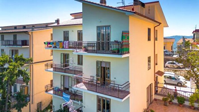 Appartamento con 5 locali in vendita in Viale Ungheria, Bellegra