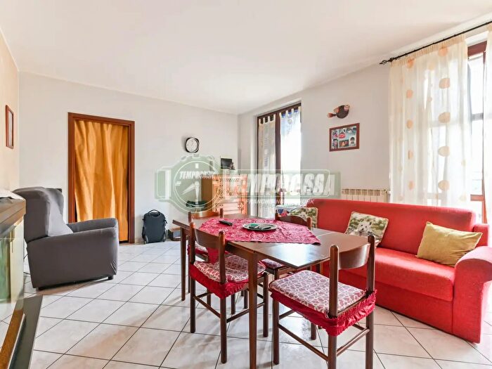 Casa trilocale in vendita in Via Papa Giovanni XXIII, Verdello