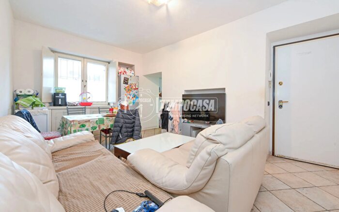 Appartamento trilocale in vendita in Via Santa Maria, Manerba Del Garda