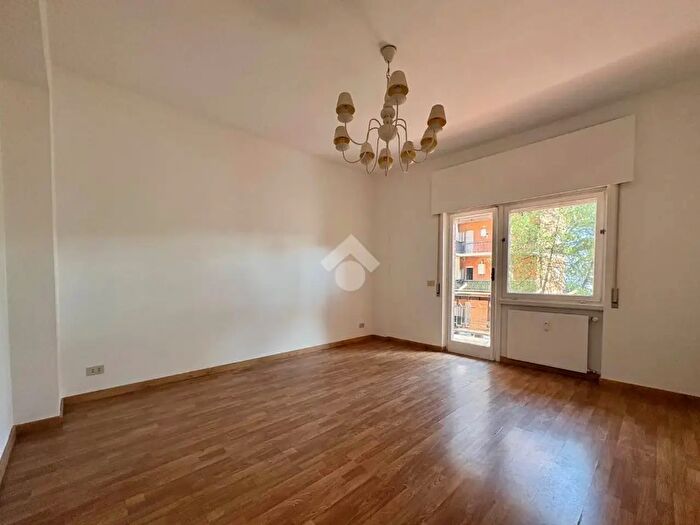 Appartamento trilocale in affitto in Via Pietro Belon, Roma