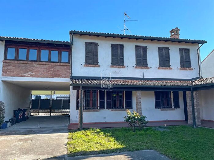 Case in Vendita e in Affitto - 2