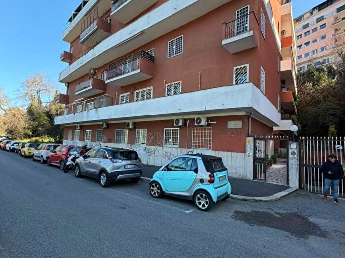 Appartamento bilocale in affitto in Via Alfredo Catalani, Africano Villa Chigi, Roma
