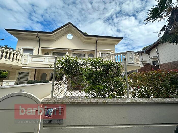 Appartamento trilocale in affitto in Via Ariosto, Cervia