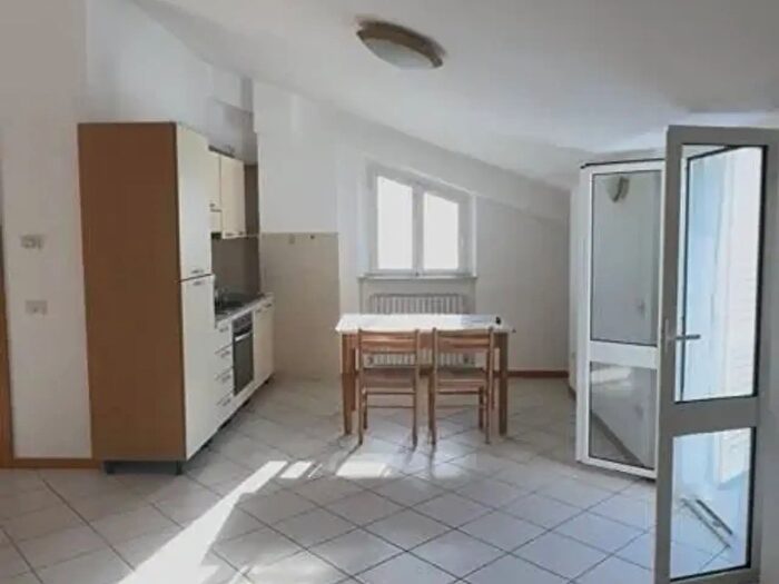 Appartamento quadrilocale in affitto in Viale America, Magliano Di Tenna