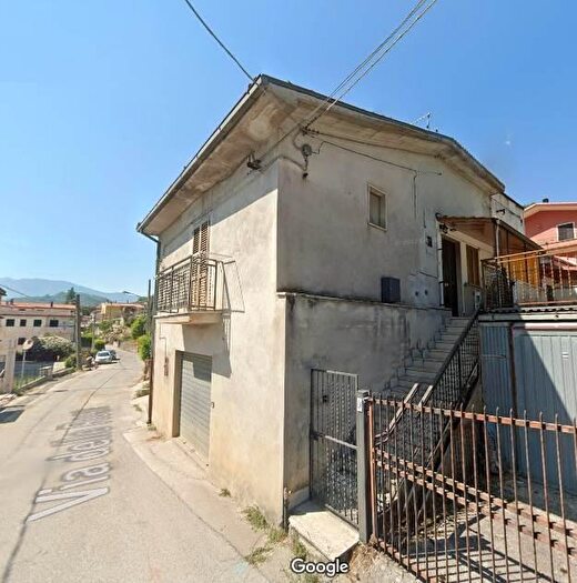 Appartamento quadrilocale in vendita in Via delle Rose, Civitella Roveto