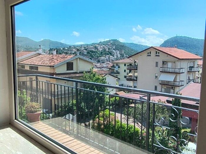 Appartamento trilocale in affitto in Via Giovenco, Itri