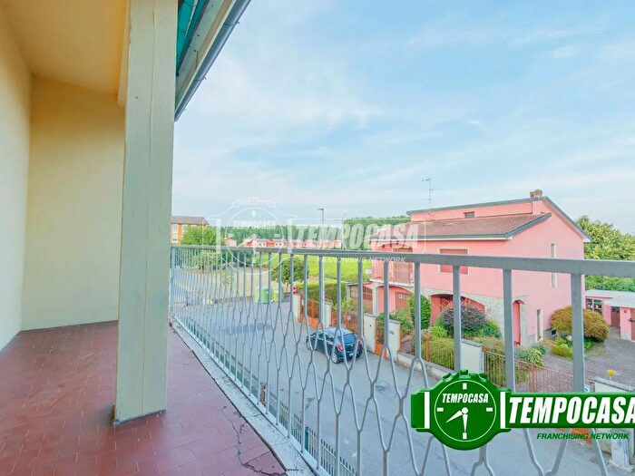 Appartamento trilocale in vendita in Via Enrico Fermi, Casorate Primo